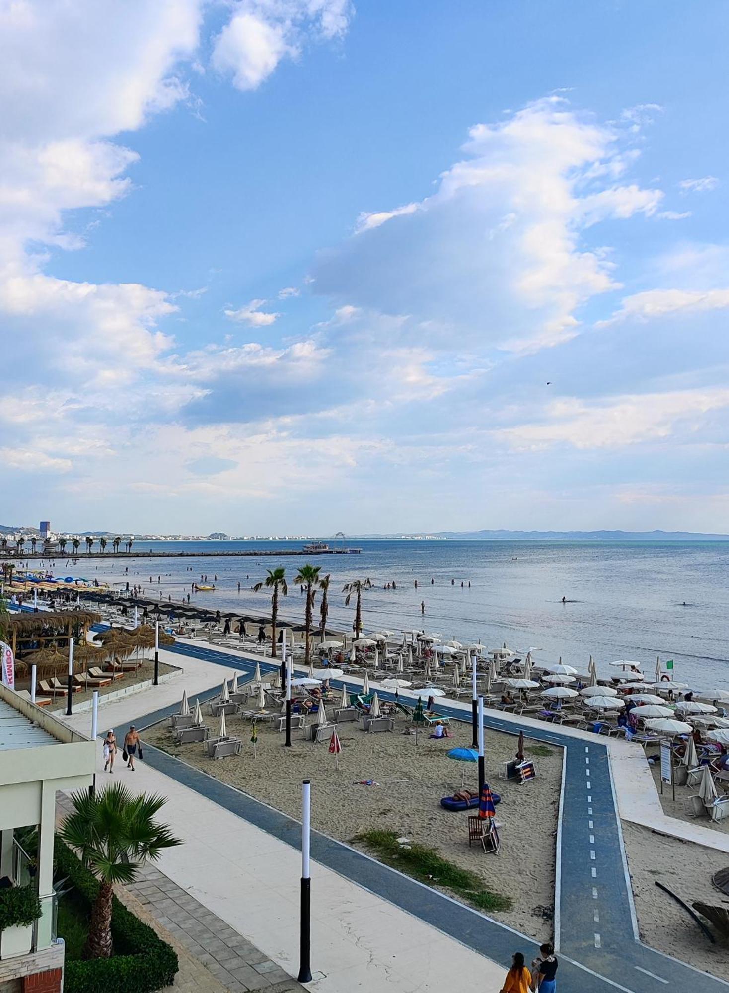 Calm Blue Sea Leilighet Durrës Eksteriør bilde